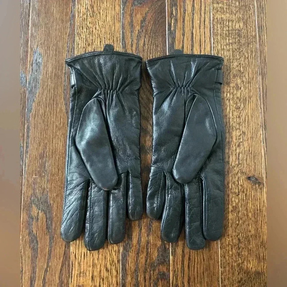 Michael Kors Women’s S Black Genuine Leather Gloves w/Silver Metal Logo - NWOT! - Picture 5 of 8